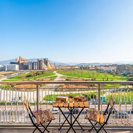 Urban Park View - A Bright Space In *