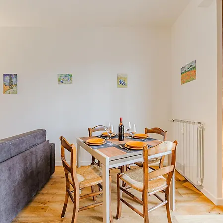 Urban Park View - A Bright Space In Apartment